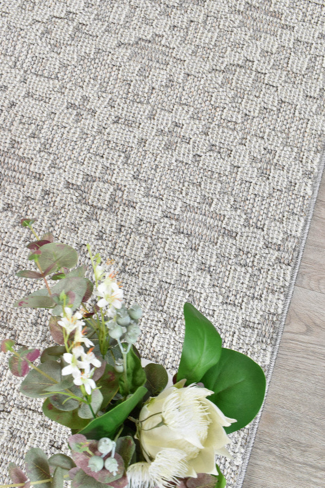 Colorado Chevron Light Grey Outdoor Rug