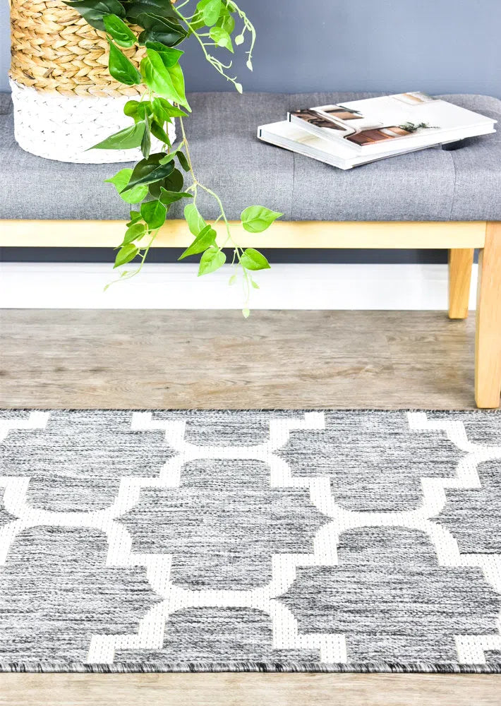 Alaska Indoor Outdoor 68 Light Grey Rug