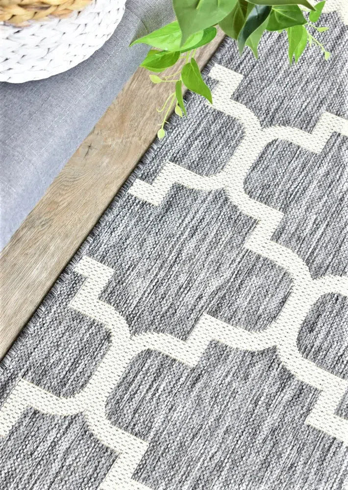 Alaska Indoor Outdoor 68 Light Grey Rug