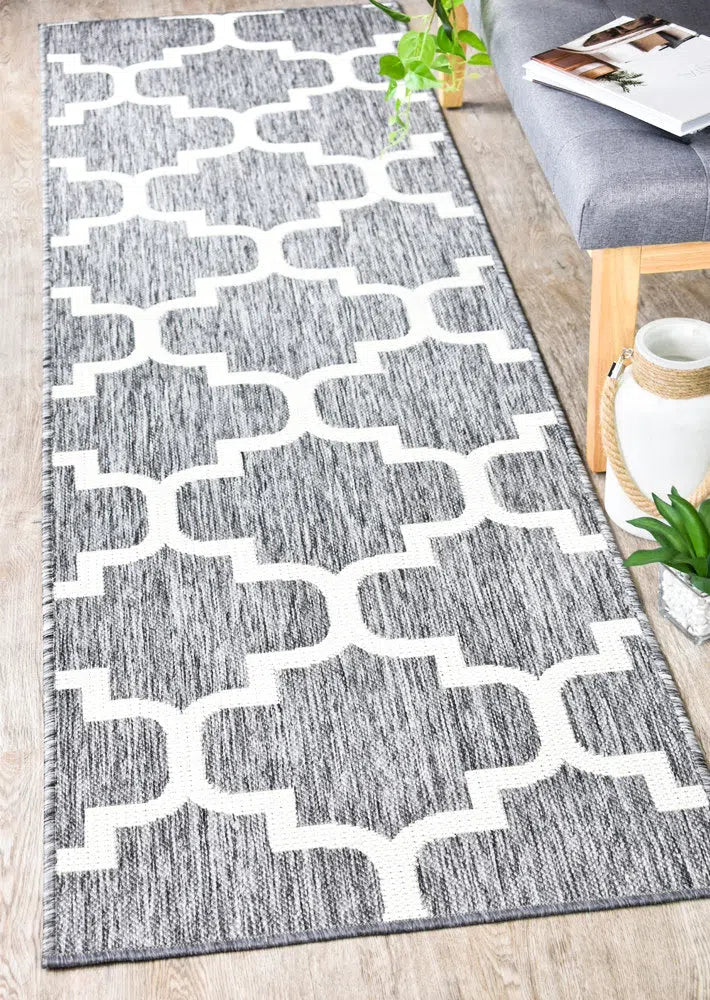 Alaska Indoor Outdoor 68 Light Grey Rug