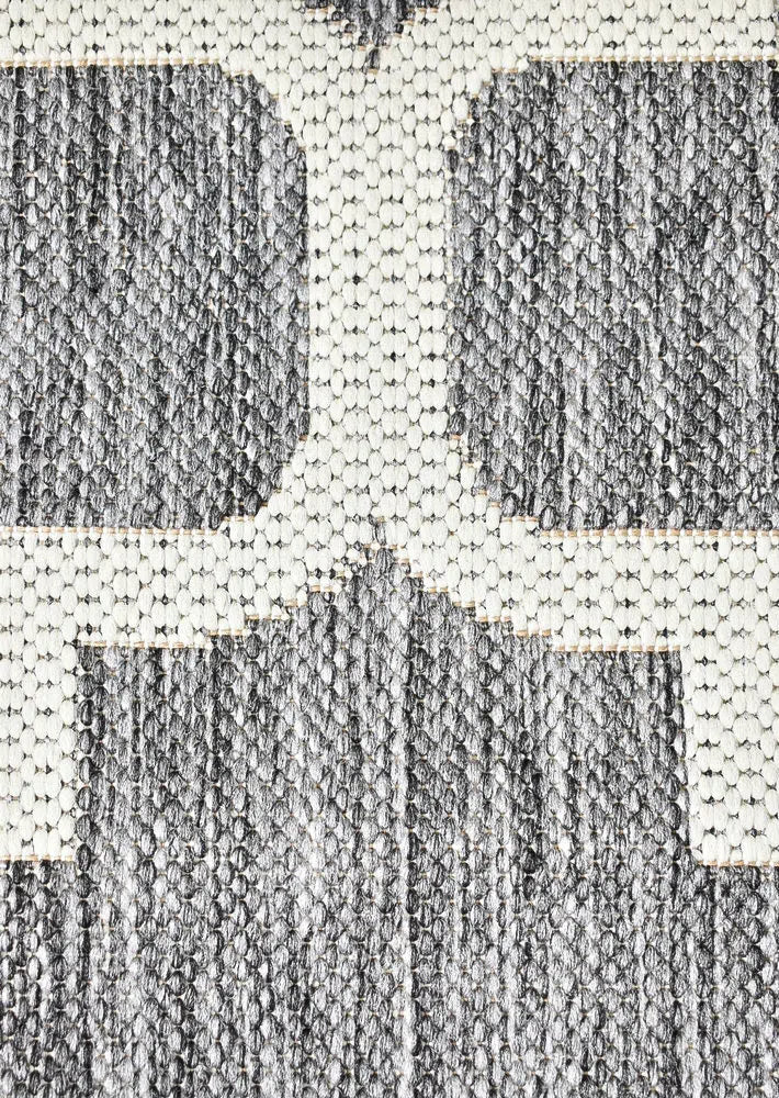 Alaska Indoor Outdoor 68 Light Grey Rug