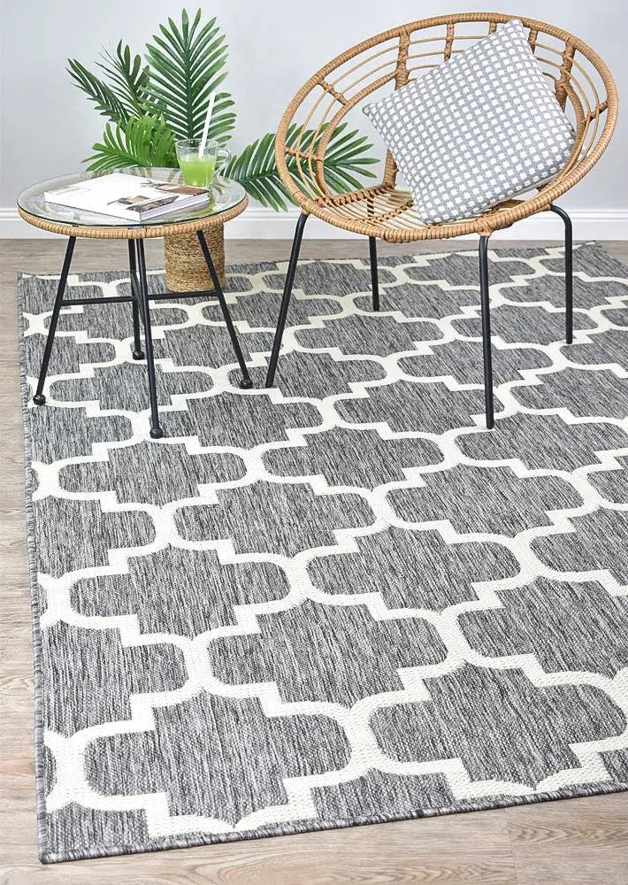 Alaska Indoor Outdoor 68 Light Grey Rug