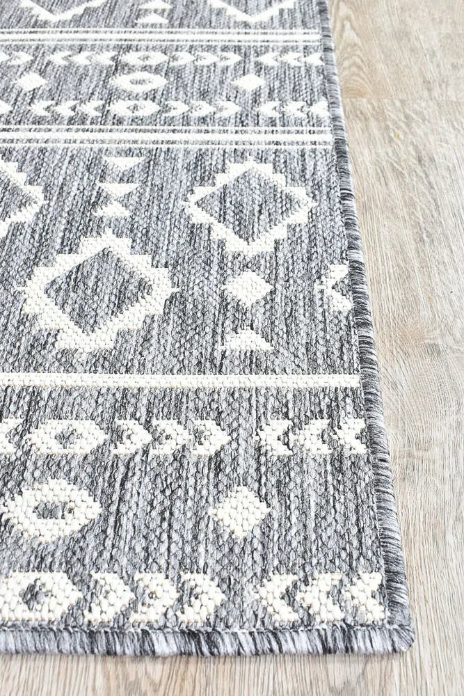 Alaska Indoor Outdoor 33 Grey Cream Rug