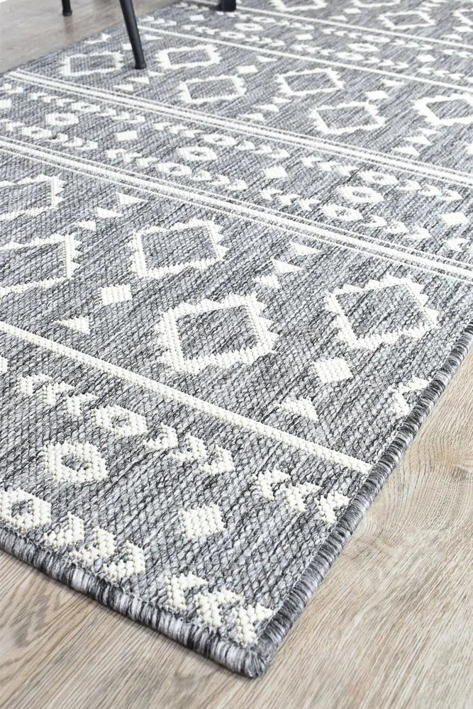 Alaska Indoor Outdoor 33 Grey Cream Rug