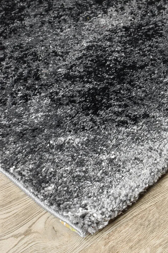 Dahlia 37 Dark Grey Rug