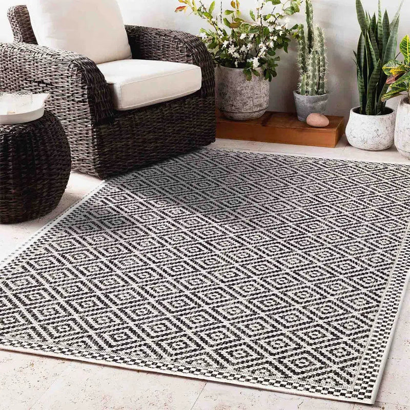 Moti Black & White Outdoor Rug