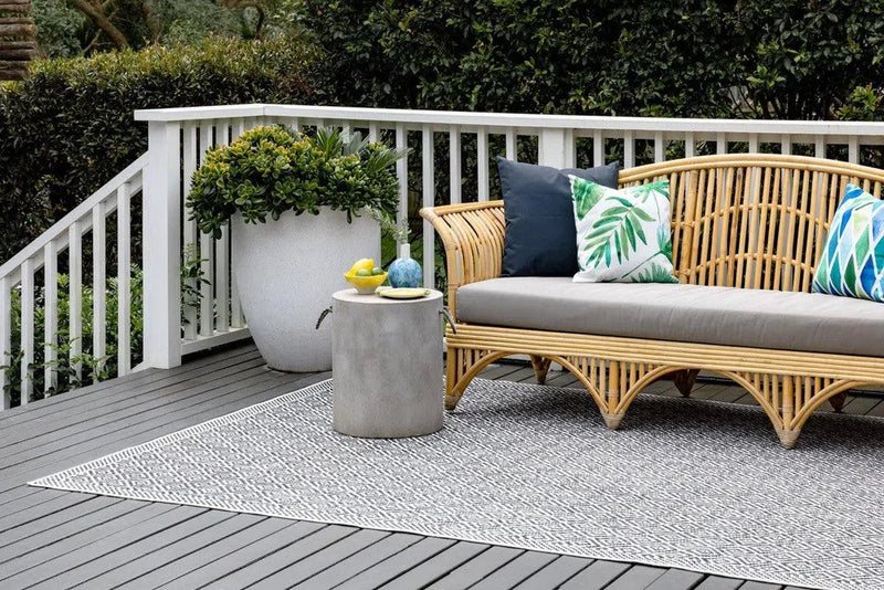 Moti Black & White Outdoor Rug