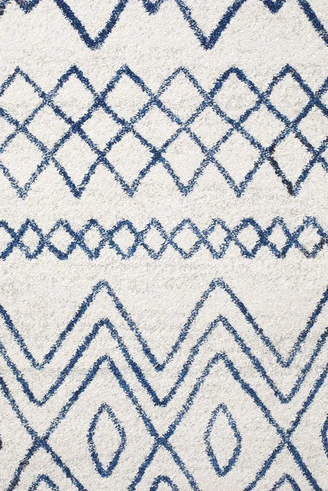 Oasis-Oasis Nadia White Blue Rustic Tribal Round Rug