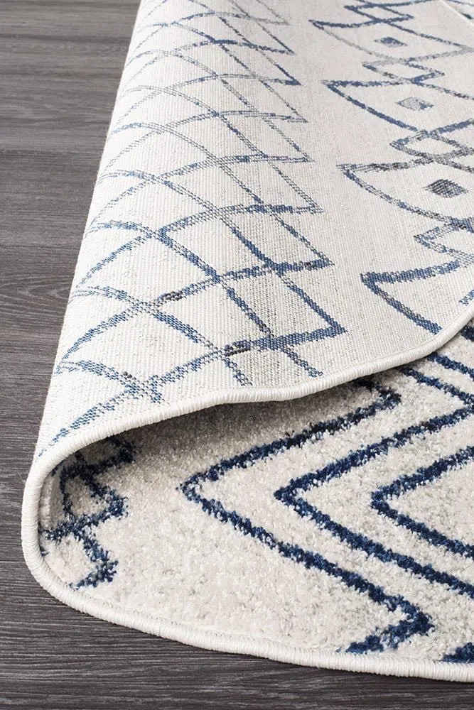 Oasis-Oasis Nadia White Blue Rustic Tribal Round Rug