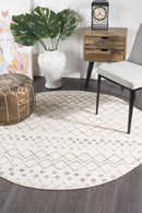 Oasis-Oasis Selma White Grey Tribal Round Rug