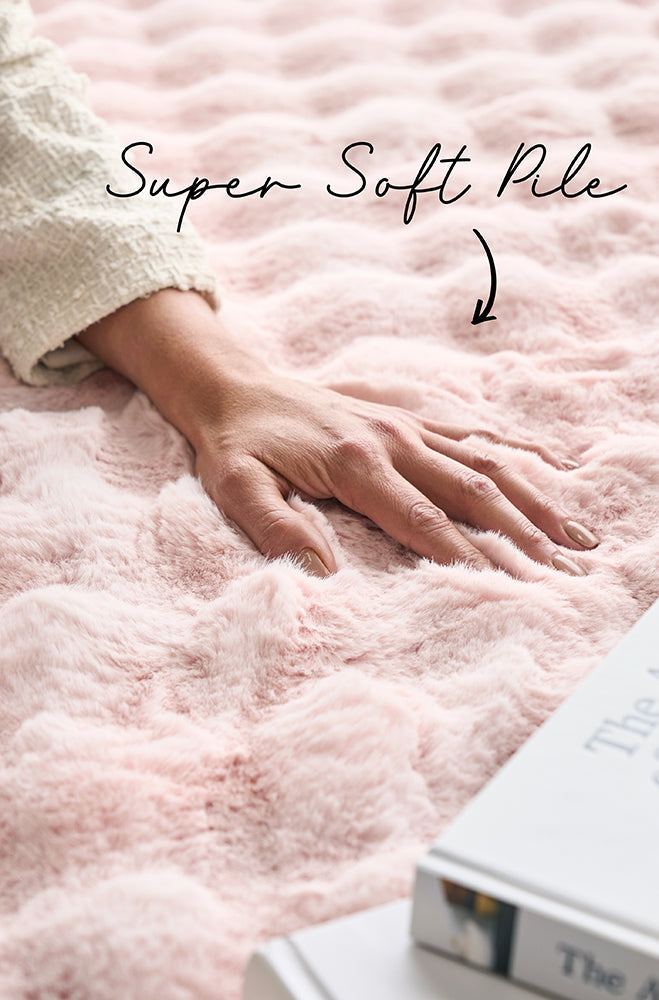 Bubble Blush Round Machine Washable Rug