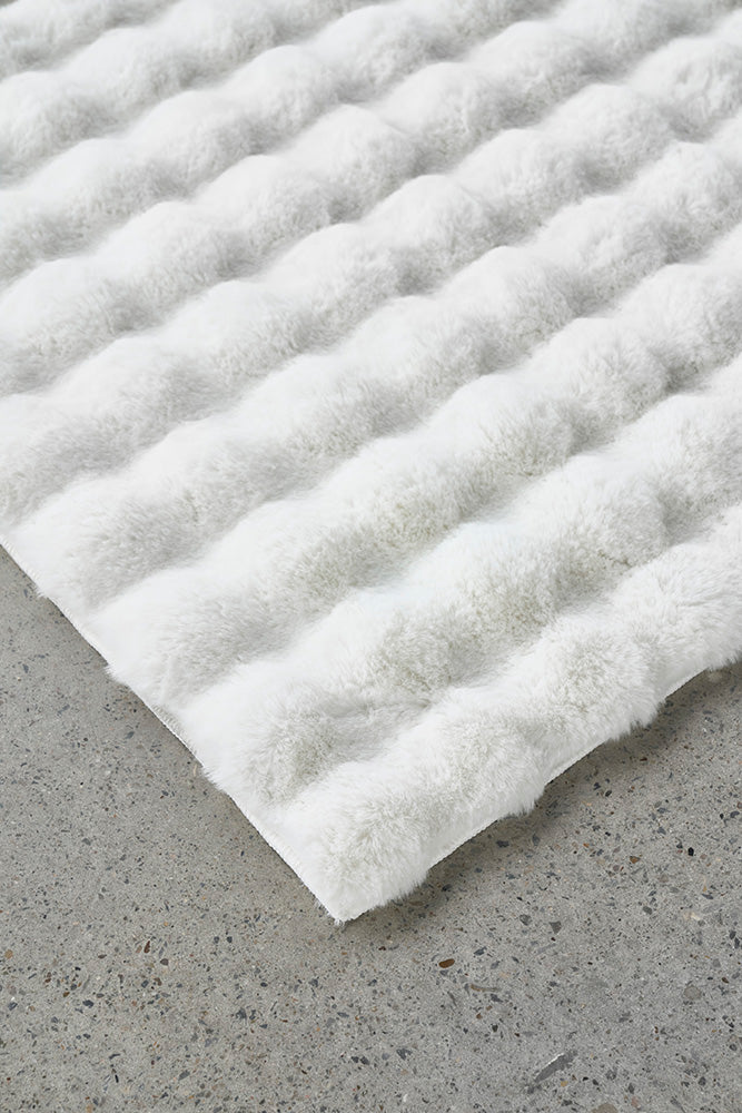 Bubble White Machine Washable Rug