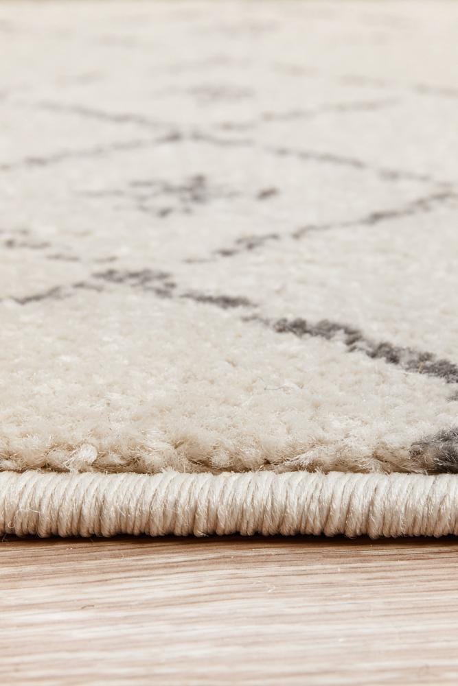 Chrome Elsa Silver Rug