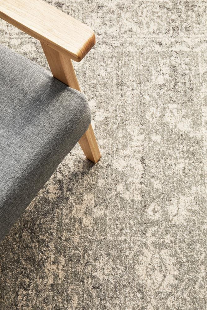 Evoke Shine Silver Transitional Rug