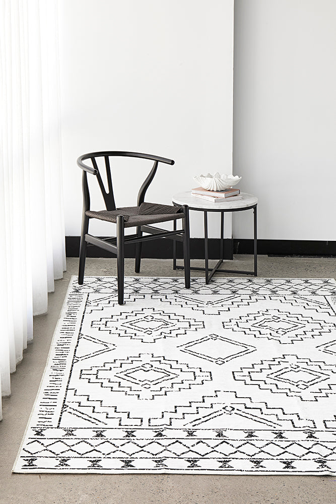 Kindred Leeroy White Washable Rug