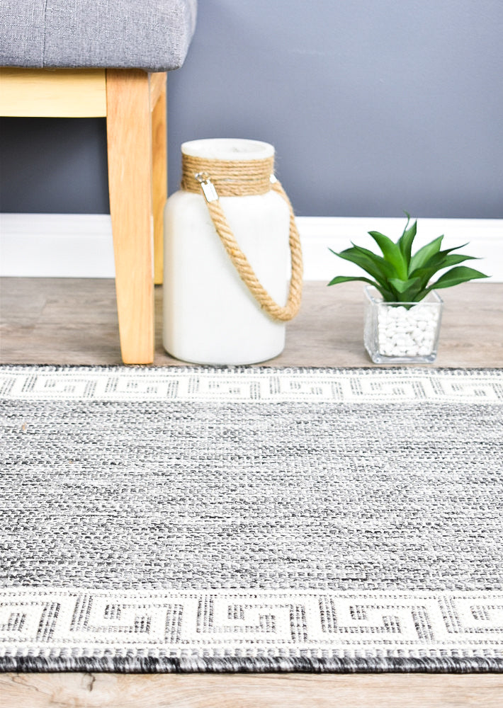 Alaska Indoor Outdoor 81 Light Grey Rug
