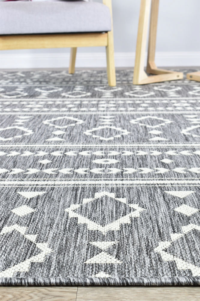 Alaska Indoor Outdoor 33 Grey Cream Rug